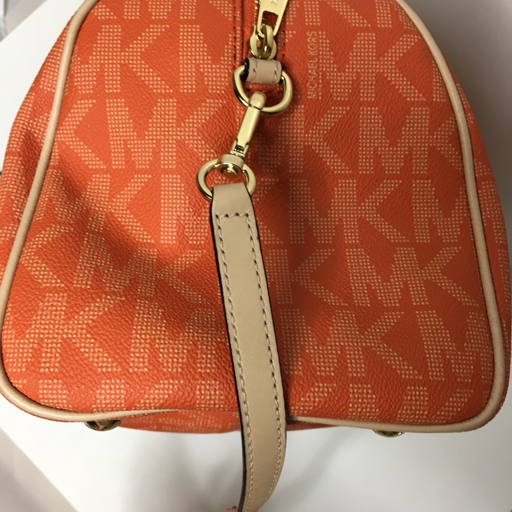Sold.    Micheal Kors Tangerine leather Grayson - Picture 6 of 8